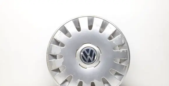 Volkswagen Touran I R16 wheel hub/cap/trim 7M3601147G