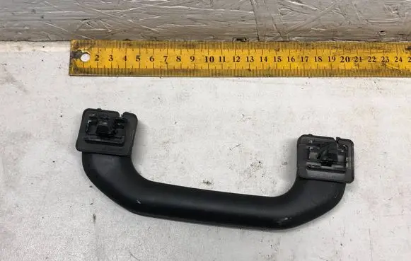 Mercedes-Benz C W203 Front interior roof grab handle A2038100451