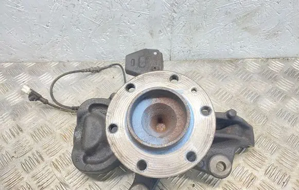 Mercedes-Benz Sprinter W907 W910 Front wheel hub A9073320000 A9075401905