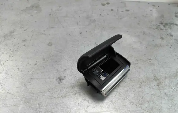 Mercedes-Benz S W221 Car ashtray A22181011309E24