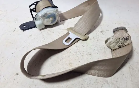 Lexus GS 300 400 430 Rear seatbelt 0427022 0133378