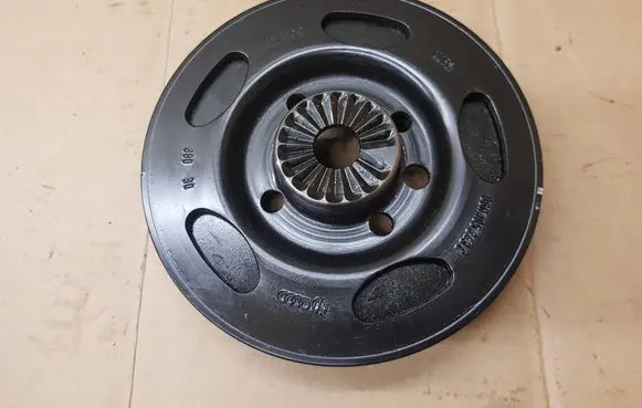 Audi A3 S3 A3 Sportback 8P Crankshaft pulley 06H105243C