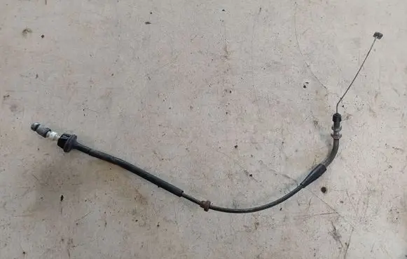 Suzuki Swift I Throttle cable 