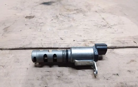 Toyota Auris E180 Camshaft vanos timing valve 30T0505010H3
