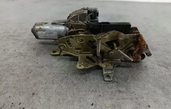 Mercedes-Benz E W210 Tailgate lock latch 