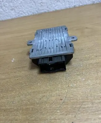 BMW 7 E65 E66 Steering rack control module 32306771415 F1613