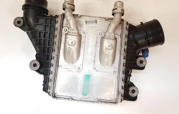 Land Rover Evoque I Intercooler radiator GJ329L440AB