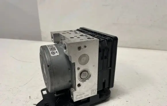 Skoda Octavia Mk3 (5E) ABS Pump 3Q0907379 3Q0614517