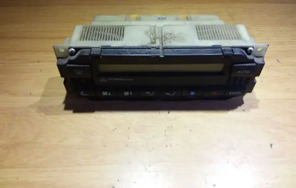 Volkswagen PASSAT B5 Climate control unit