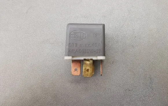 Audi A6 S6 C4 4A Other relay 141951253B 4RA00351029