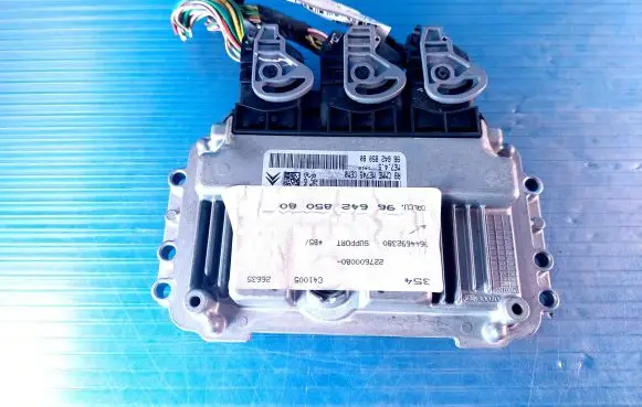 Citroen C4 I Engine control unit/module 9664285080
