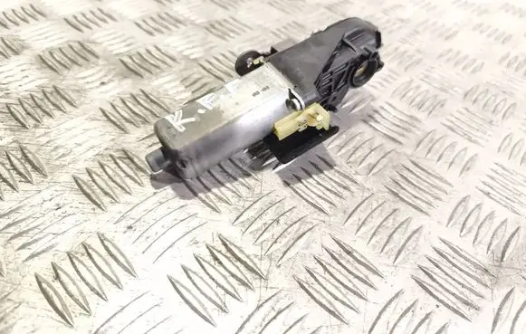 Volvo XC90 Seat adjustment motor 0390203246
