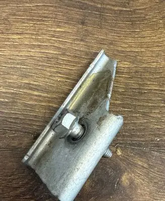 Battery bracket