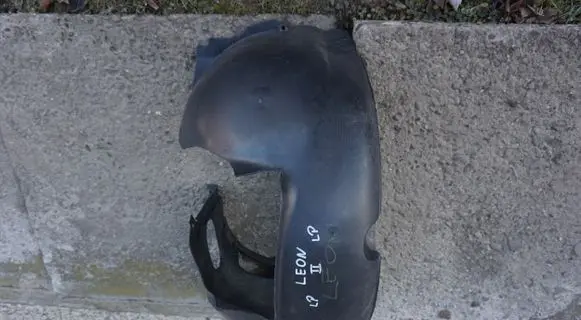 Seat Leon (1P) Front arch 