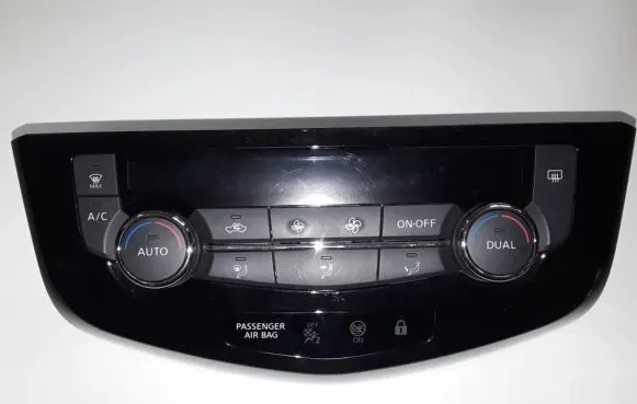 Nissan X-Trail T32 Air conditioner control unit module 275004EA0A