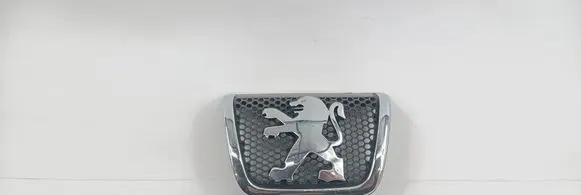 Manufacturer badge logo/emblem