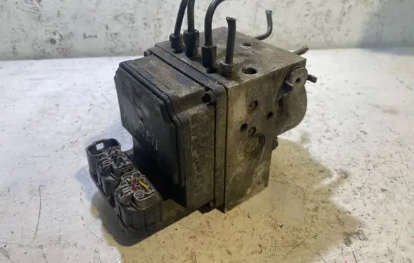Nissan X-Trail T30 ABS Pump 2907E0035