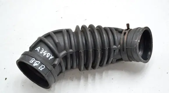Seat Exeo (3R) Turbo air intake inlet pipe/hose 8E0133356D 8E0333356D