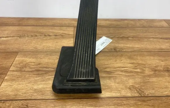 Ford Explorer VI Accelerator throttle pedal L1MC-9F836-AH