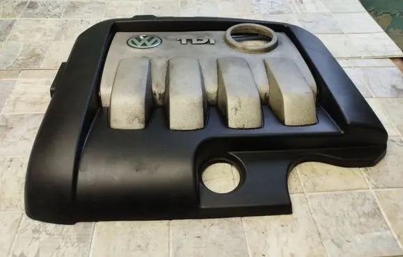Volkswagen Touran I Engine cover (trim) 03G103925BR 03G103925BL
