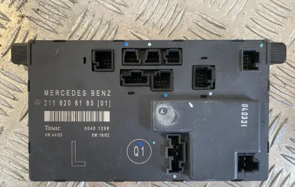 Mercedes-Benz E W211 Door control unit/module 2118208185 00401298