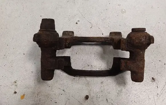 Opel Zafira A Brake caliper pad carrier rear 