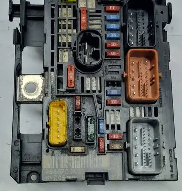 Peugeot 308 BSM Control unit 9666700480 BSMR0500 R05