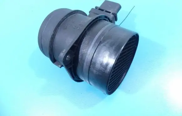 Volkswagen PASSAT B6 Mass air flow meter 0281002735 IMPRK977649