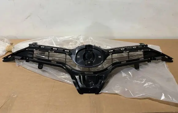 Toyota Auris E180 Front bumper upper radiator grill 5311402380