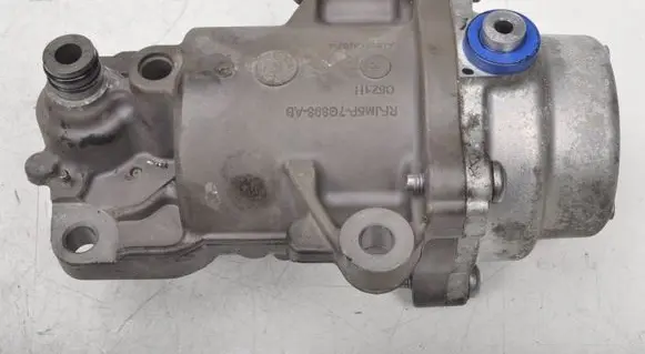 Ford Focus Oil pump JM5P-7G393-AB