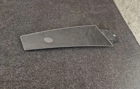 Tesla Model S (B) Pillar trim (exterior) 109230600E 108389900C