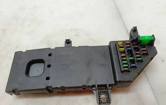 Opel Vectra C Fuse module 13120953 355476 SC718671373