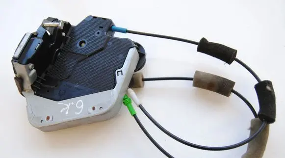 Lexus IS 220D-250-350 Rear door lock U46H2221