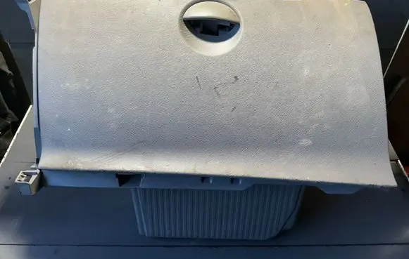 Renault Kangoo I Glove box 8200451645