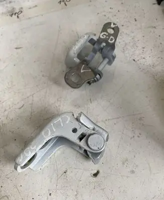Renault Clio V Rear door hinge set 