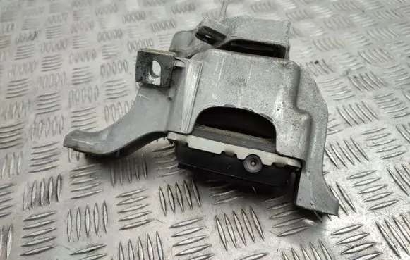 Mini Cooper Countryman R60 Engine mounting bracket 677980501