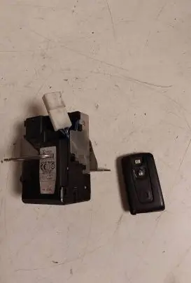 Toyota Corolla Verso AR10 Ignition lock 626399-000