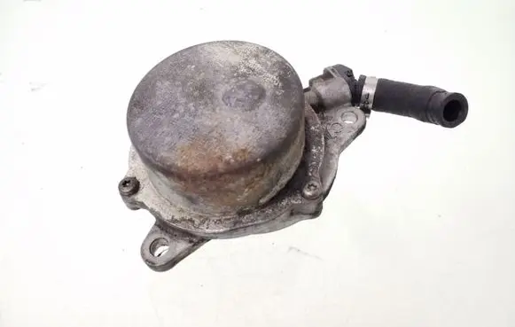 BMW 5 E60 E61 Vacuum pump