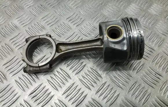 Volkswagen PASSAT B6 Piston with connecting rod