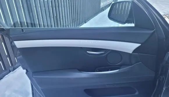 BMW 5 GT F07 Front door card panel trim 