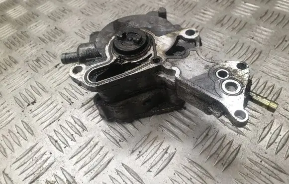 Audi A4 S4 B5 8D Vacuum pump