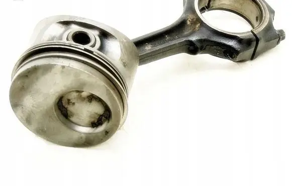 Ford Fiesta Piston with connecting rod 7446344777