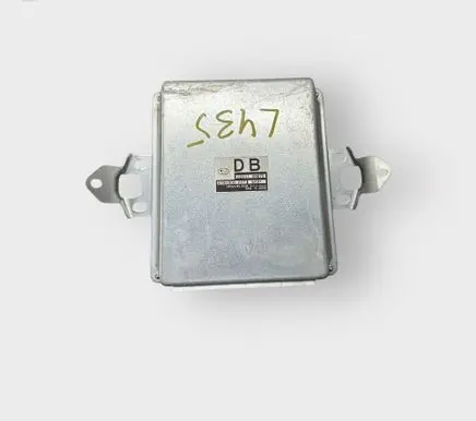 Subaru Forester SG Engine control unit/module 22611AM870 6X31 A18000R7T