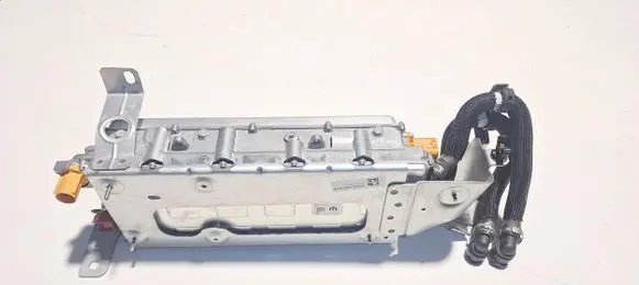 Voltage converter inverter