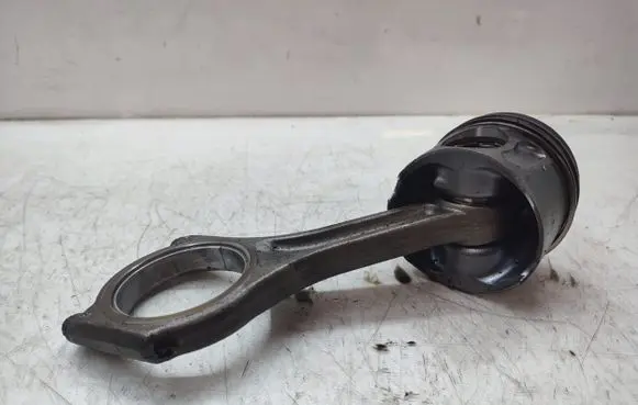 Land Rover Range Rover Sport L320 Piston with connecting rod