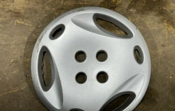 Renault Scenic I R14 wheel hub/cap/trim 7700834970