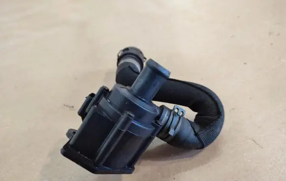 Audi A4 S4 B8 8K Electric auxiliary coolant/water pump 8K0819147