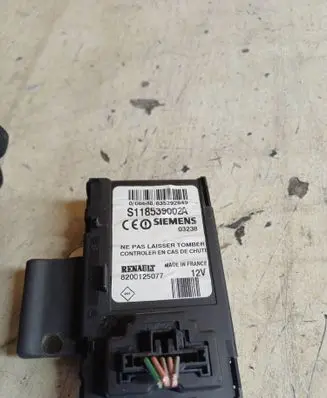 Renault Scenic II - Grand scenic II Ignition key card reader S118539002A 8200125077 03238