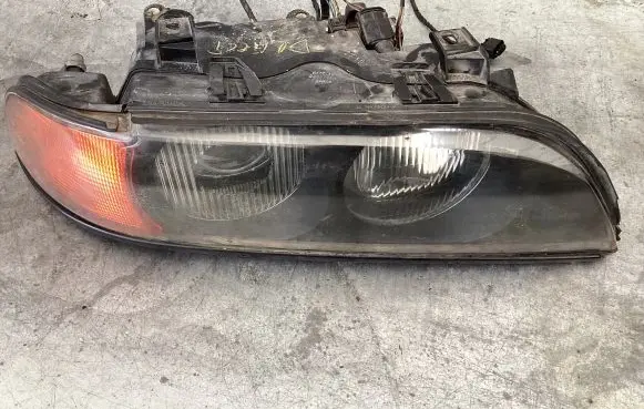 BMW 5 E39 Headlight/headlamp 206549