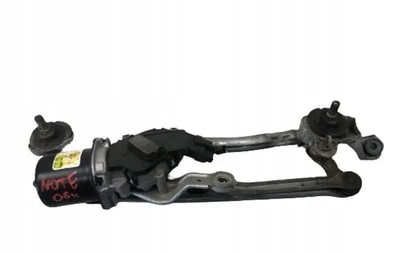 Nissan Note (E11) Front wiper linkage and motor